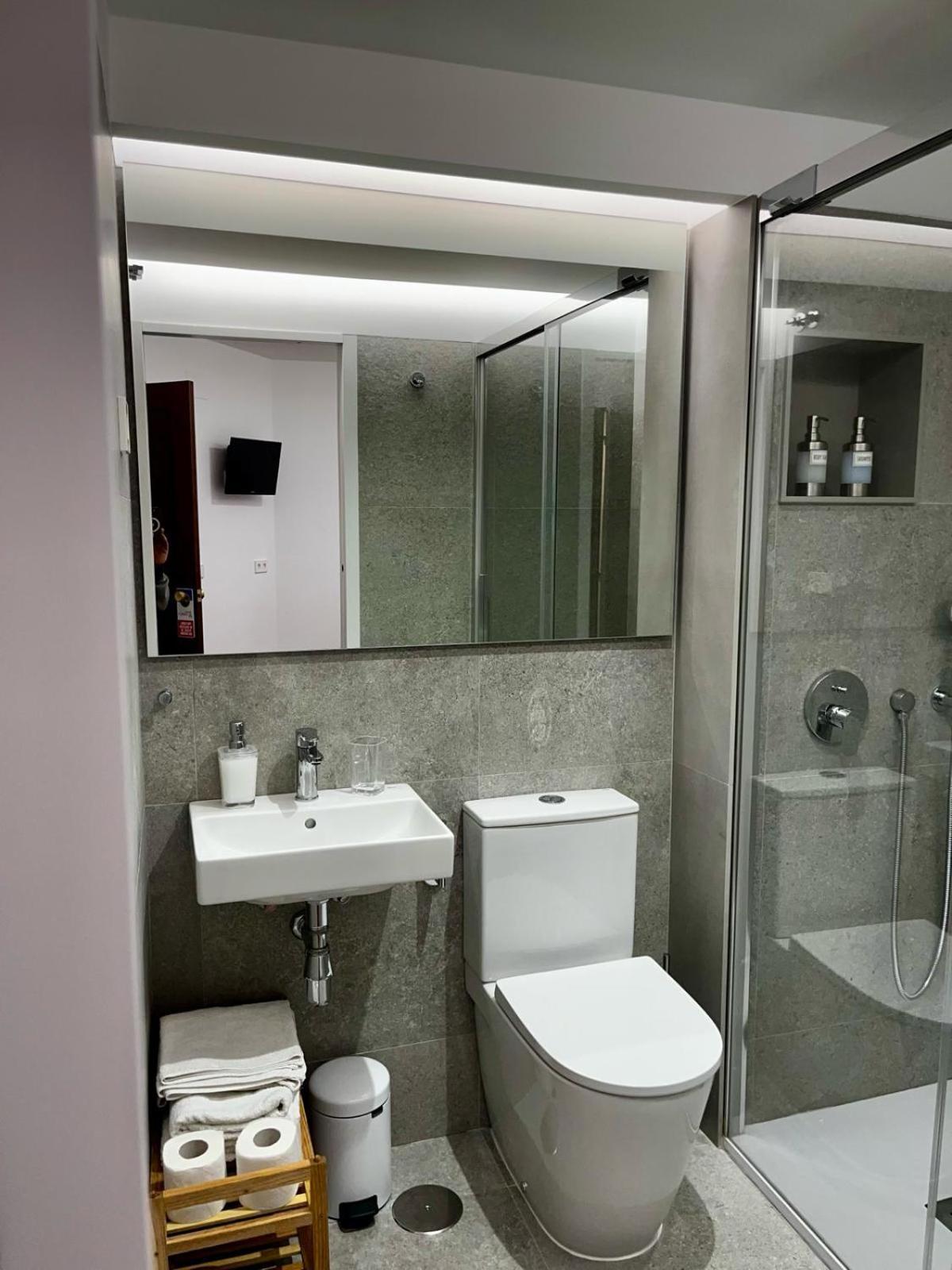 Hostal Charo II Santiago de Compostela Ngoại thất bức ảnh